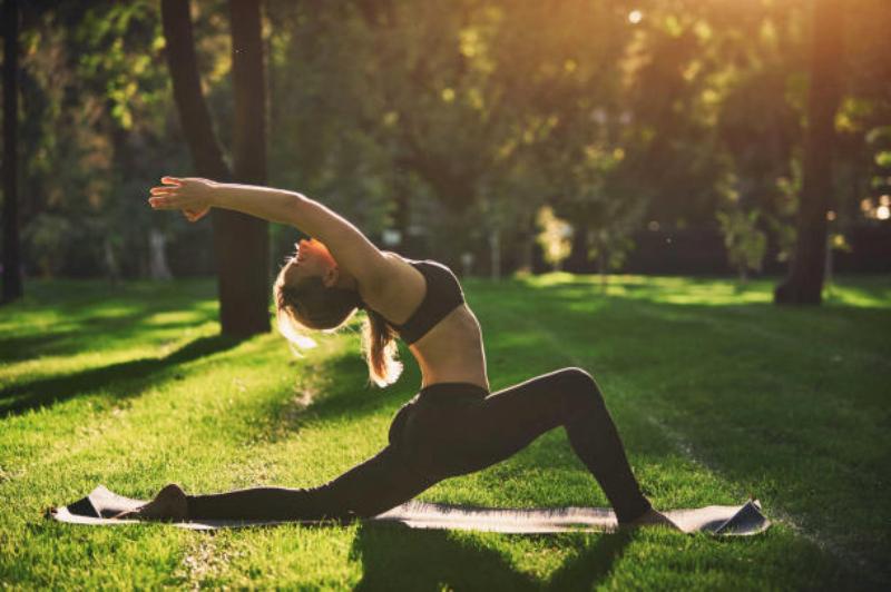 Se découvrir et mieux vivre : Les secrets du yoga