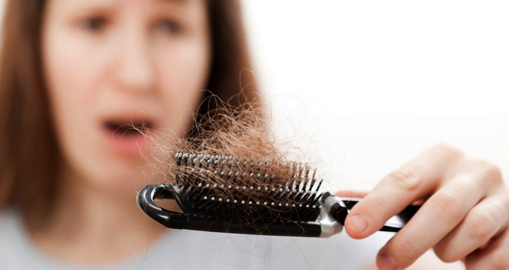 Comment éviter la chute des cheveux saisonnière ?